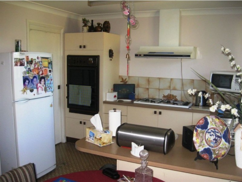 1 Pocket Close, Ambarvale NSW 2560