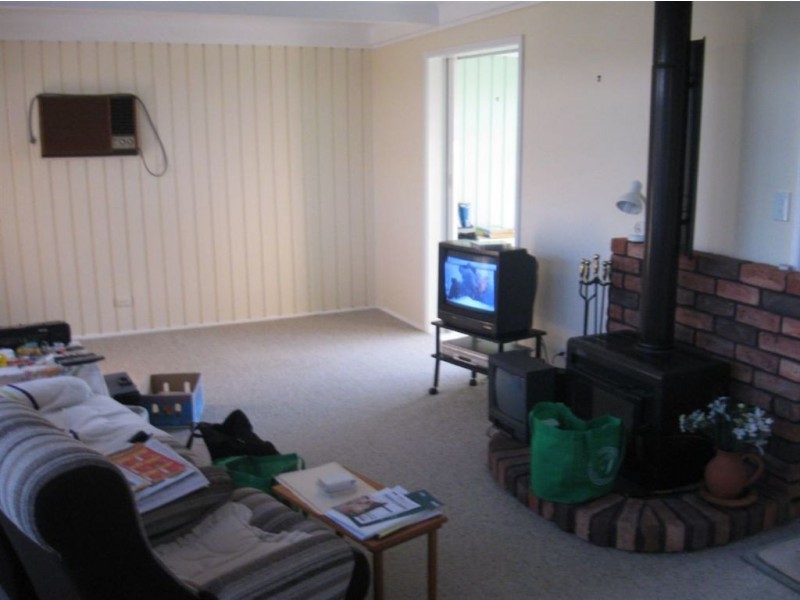 19 Pine Ave, Bradbury NSW 2560