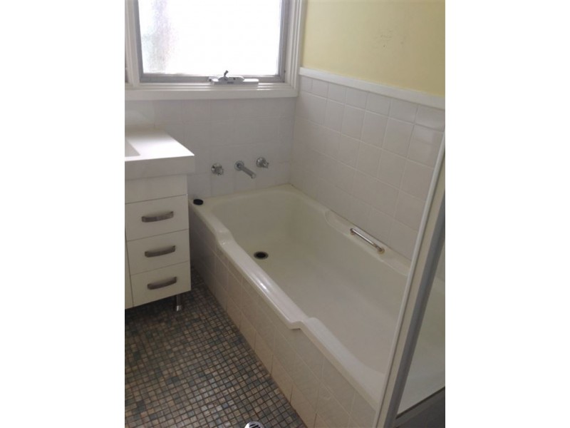 37 Dandenong Cres, Ruse NSW 2560