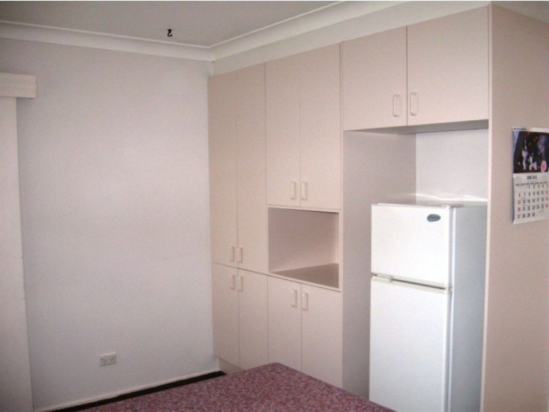 18 Richmond Cres, Campbelltown NSW 2560