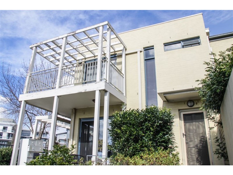 6 Centennial Drive, Campbelltown NSW 2560