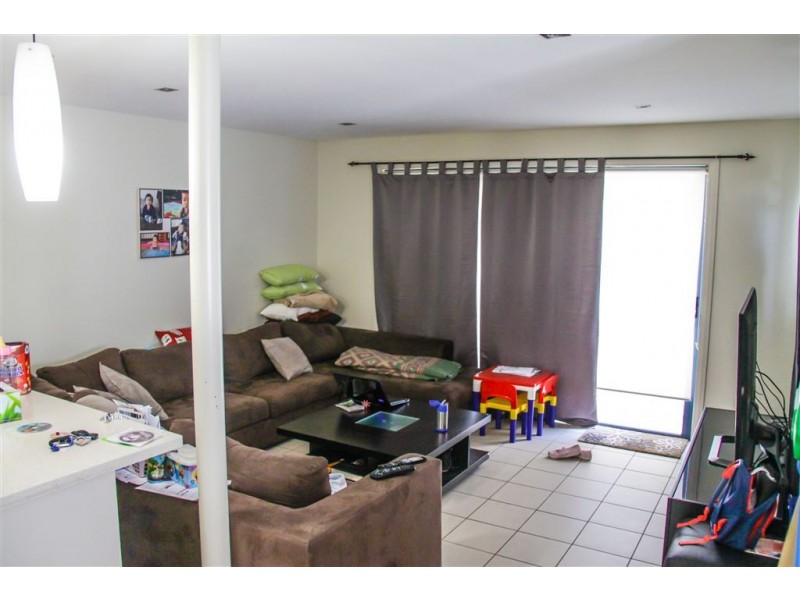 6 Centennial Drive, Campbelltown NSW 2560