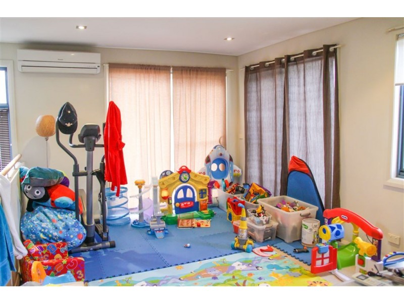 6 Centennial Drive, Campbelltown NSW 2560
