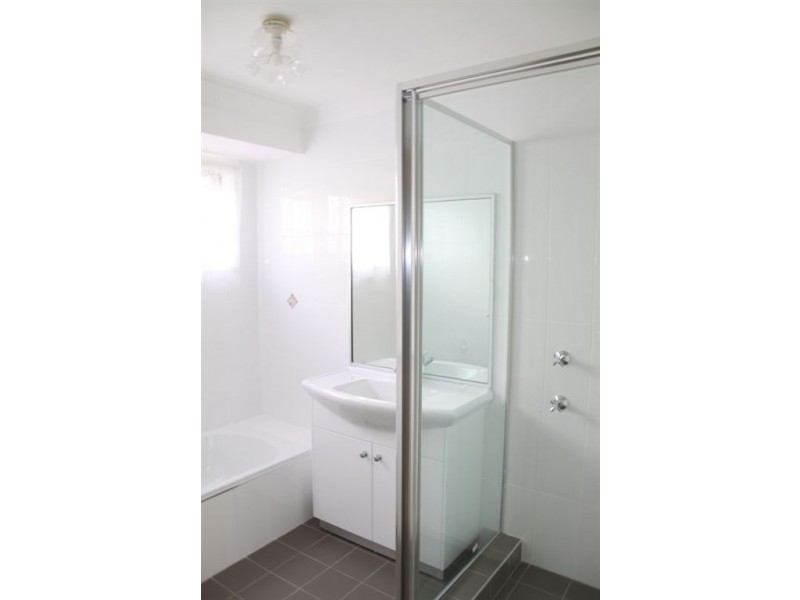 3 Capulet Pl, Rosemeadow NSW 2560
