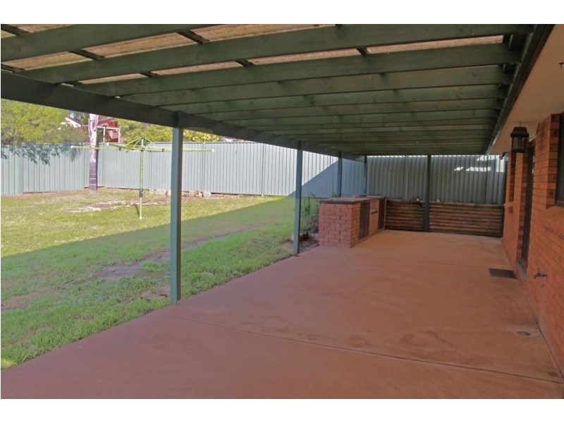 3 Capulet Pl, Rosemeadow NSW 2560