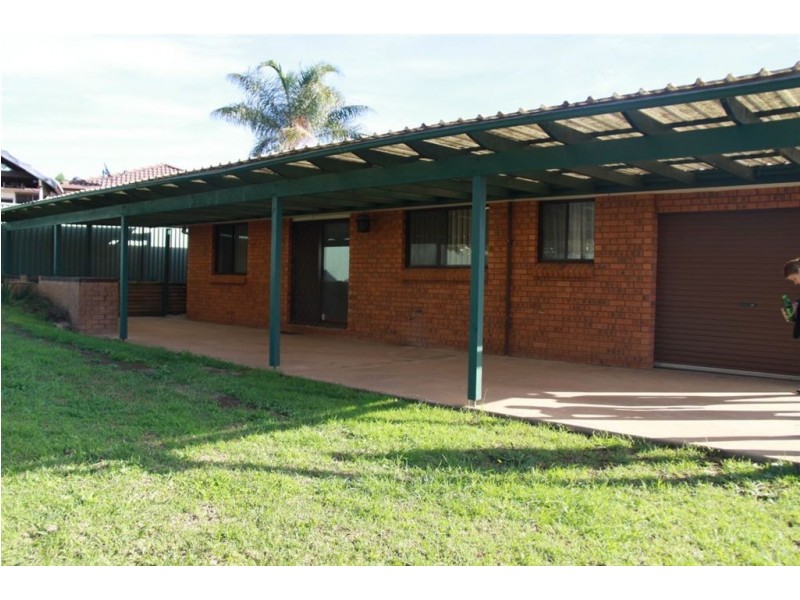 3 Capulet Pl, Rosemeadow NSW 2560