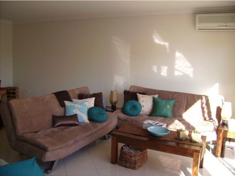 8/13 Chamberlain St, Campbelltown NSW 2560