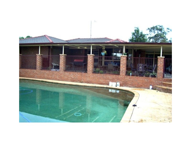 7 Moss Place, St Helens Park NSW 2560