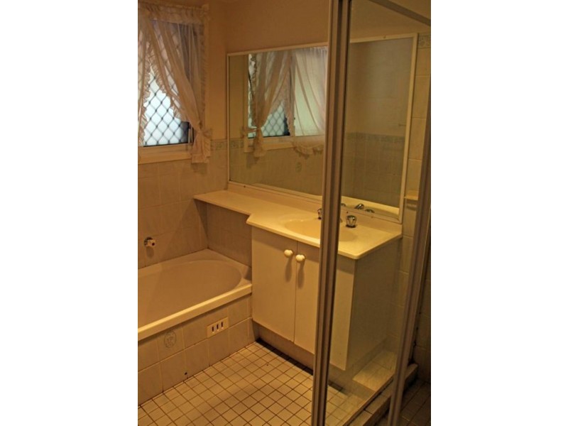23 Jersey parade, Minto NSW 2566