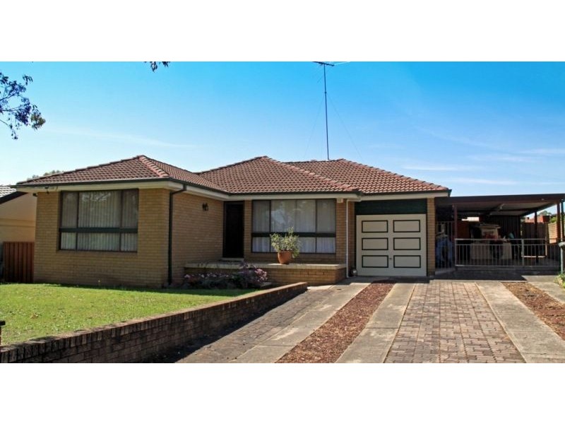 210 St Johns rd, Bradbury NSW 2560