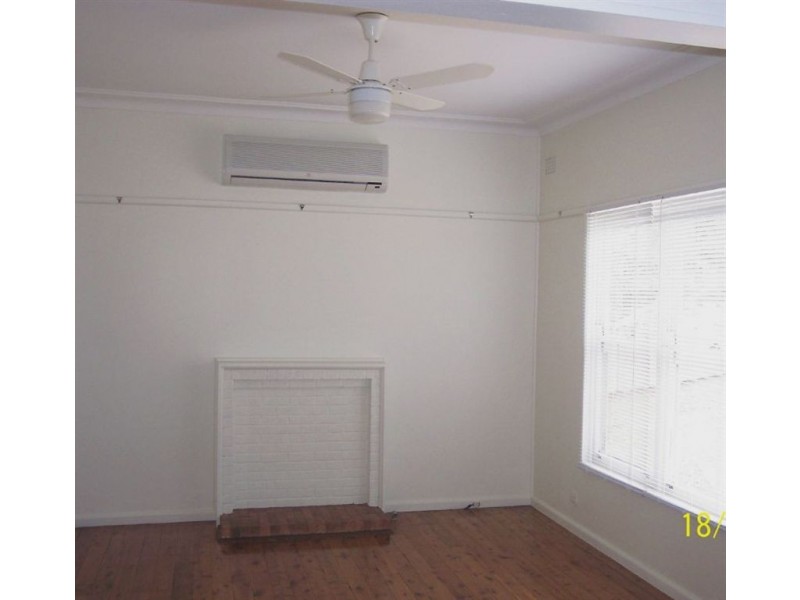 29 Donaldson st, Bradbury NSW 2560