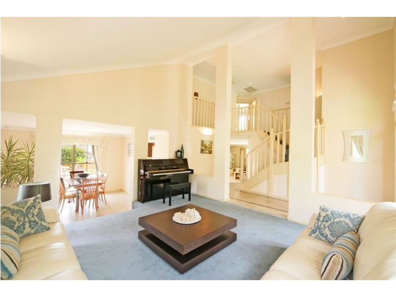 1 Mountain View Ave, Glen Alpine NSW 2560