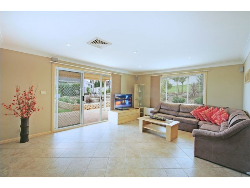 1 Mountain View Ave, Glen Alpine NSW 2560