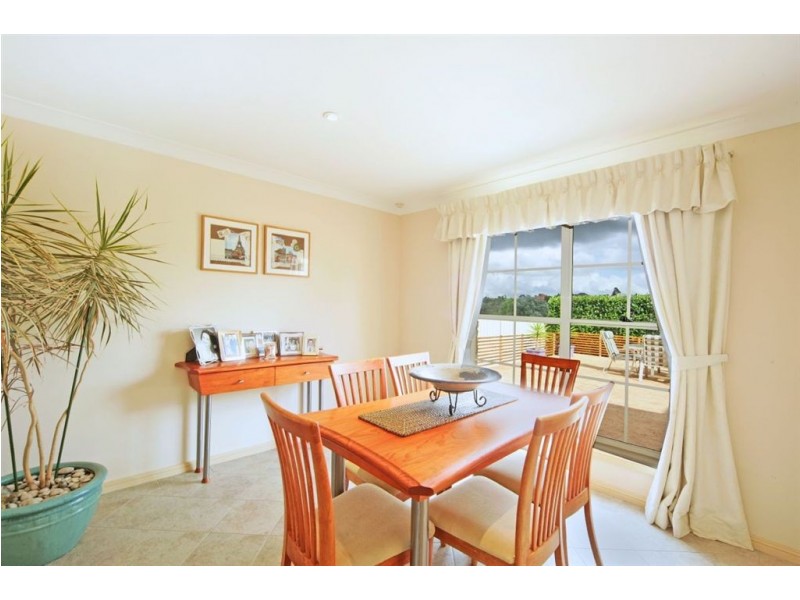 1 Mountain View Ave, Glen Alpine NSW 2560