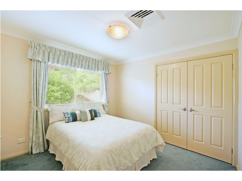 1 Mountain View Ave, Glen Alpine NSW 2560