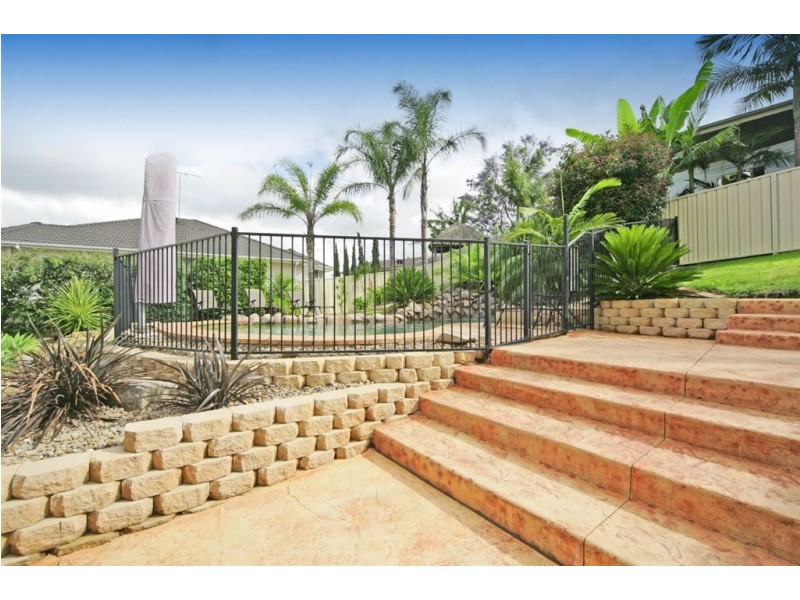 1 Mountain View Ave, Glen Alpine NSW 2560