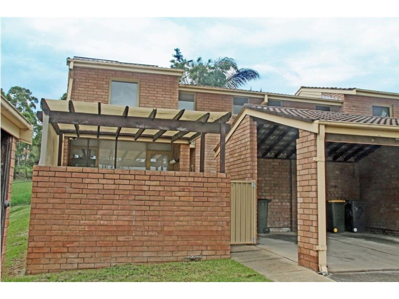 8/42 Woodhouse Dr, Ambarvale NSW 2560