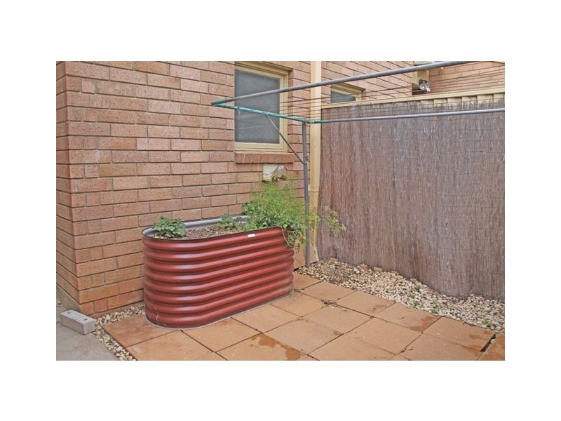 8/42 Woodhouse Dr, Ambarvale NSW 2560