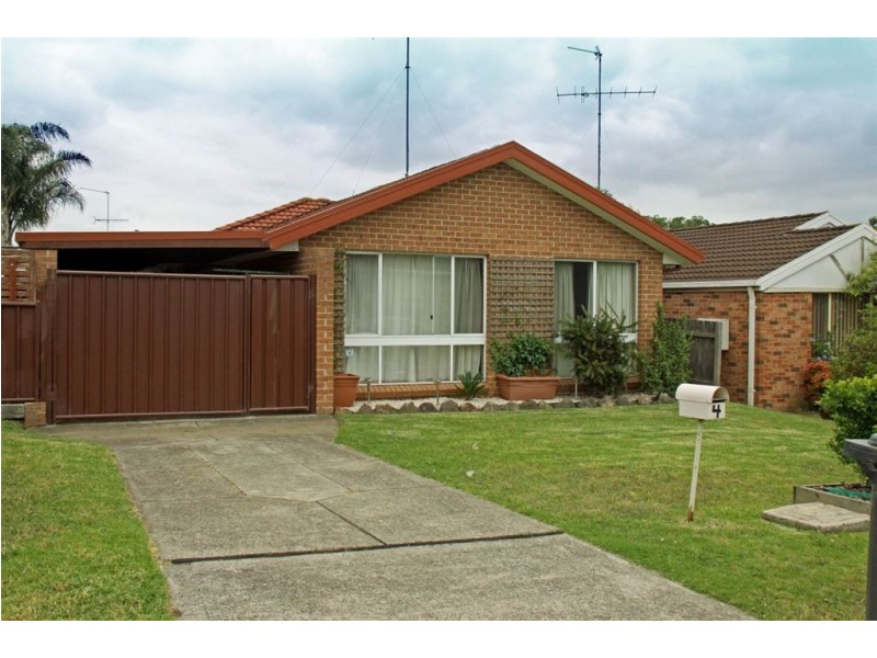 4 Moncreiff pl, St Helens Park NSW 2560