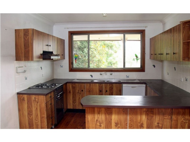 25 Pine Ave, Bradbury NSW 2560