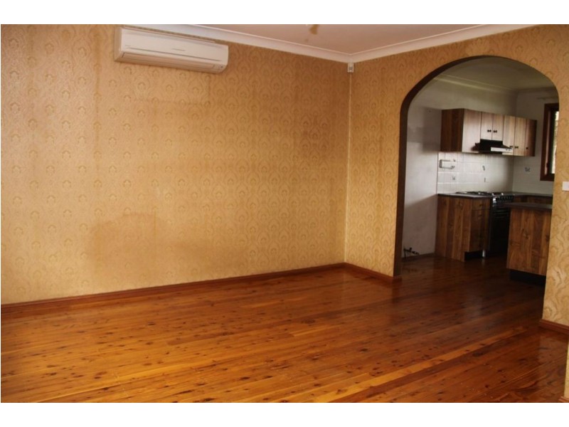 25 Pine Ave, Bradbury NSW 2560