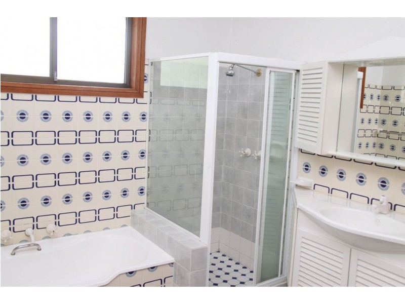 25 Pine Ave, Bradbury NSW 2560