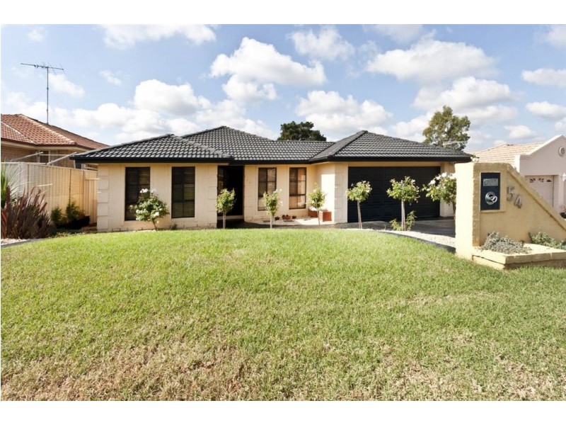 54 Crommelin Crescent, St Helens Park NSW 2560