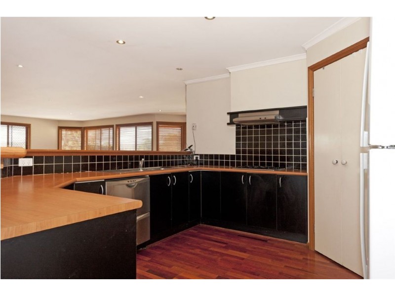 54 Crommelin Crescent, St Helens Park NSW 2560