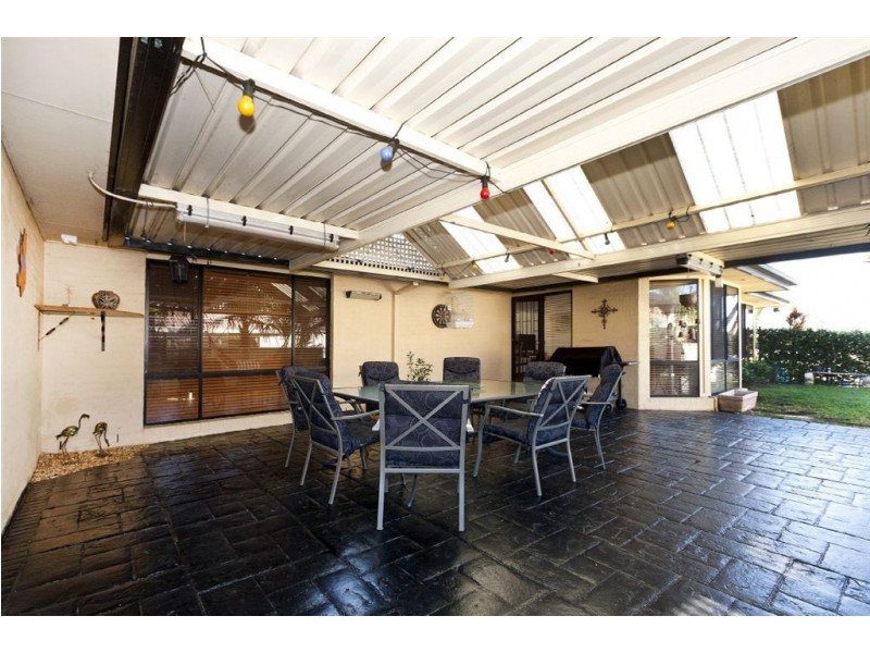 54 Crommelin Crescent, St Helens Park NSW 2560