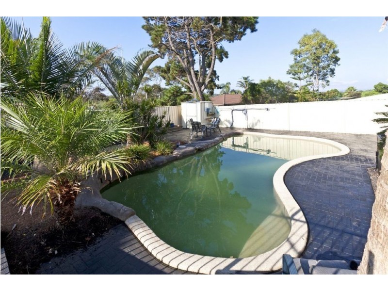 54 Crommelin Crescent, St Helens Park NSW 2560