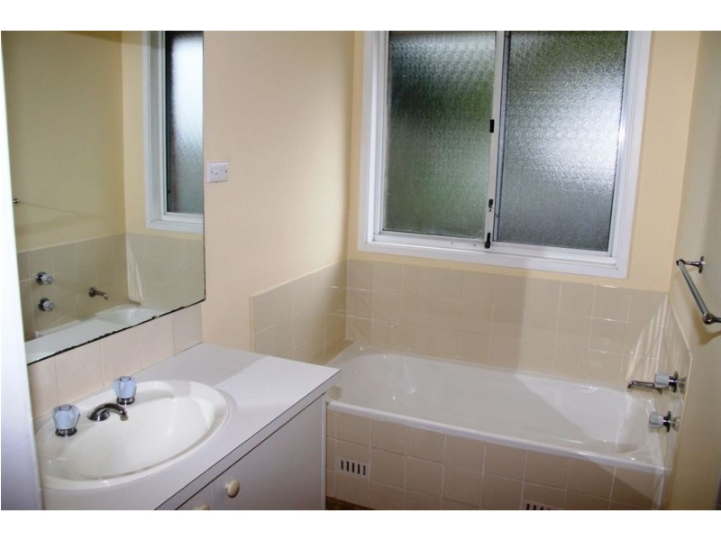 5 Sauvignon Close, Eschol Park NSW 2558