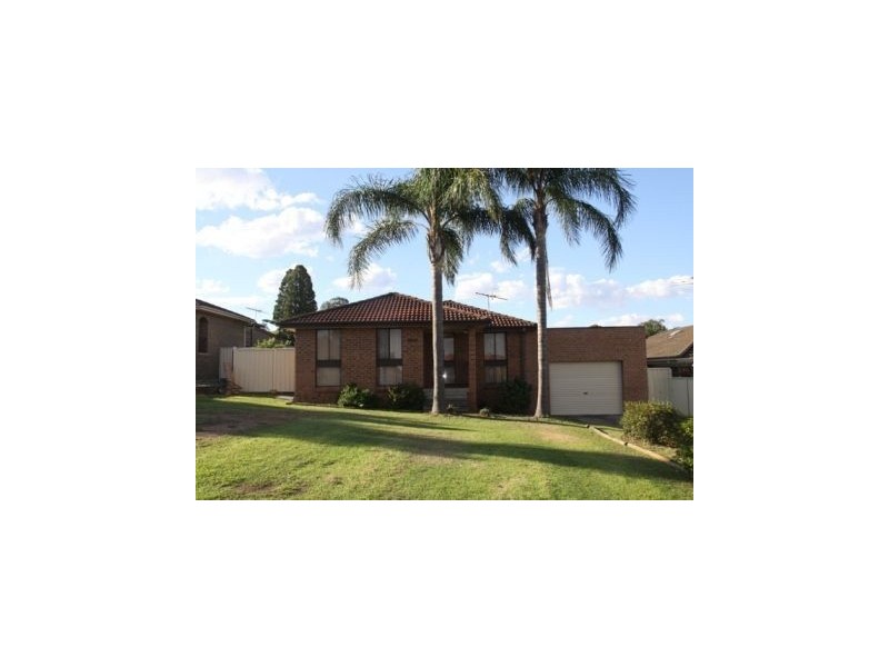 3 Tummul Place, St Andrews NSW 2566