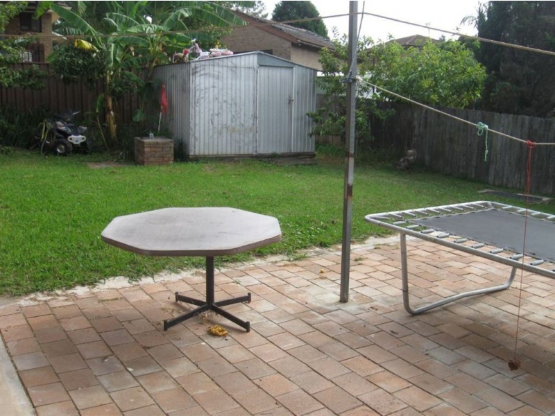 3 Tummul Place, St Andrews NSW 2566