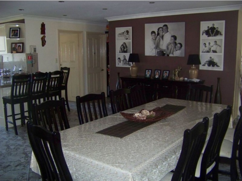 77 St Helens Park Drive, St Helens Park NSW 2560