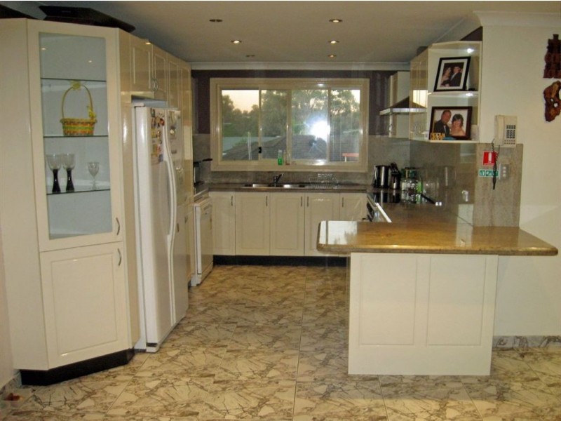 77 St Helens Park Drive, St Helens Park NSW 2560