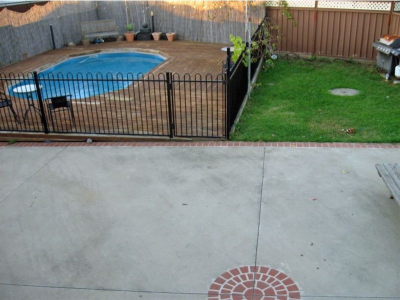 77 St Helens Park Drive, St Helens Park NSW 2560