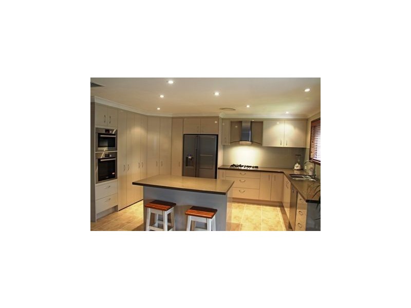 16 Juilet Close, Rosemeadow NSW 2560
