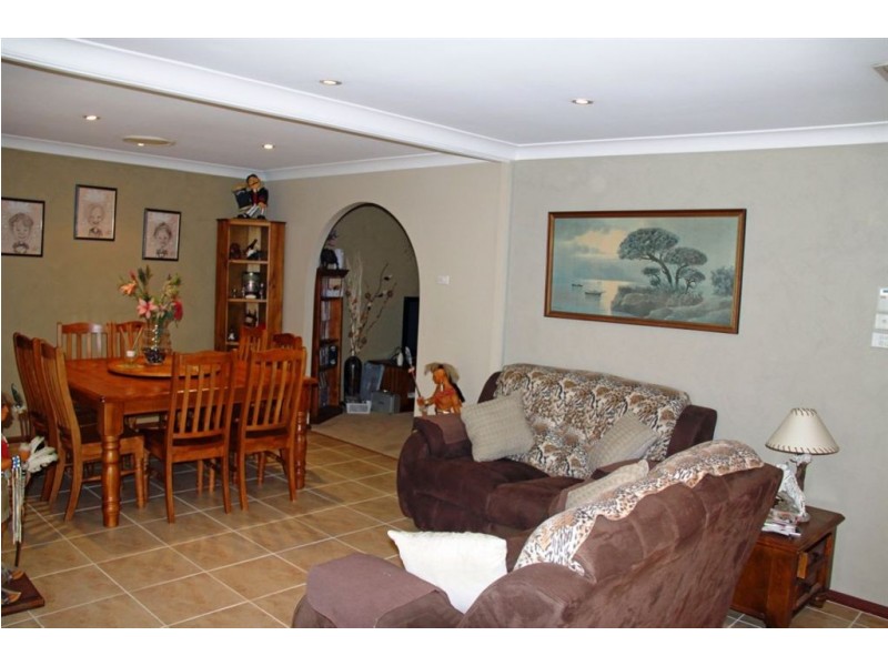 16 Juilet Close, Rosemeadow NSW 2560