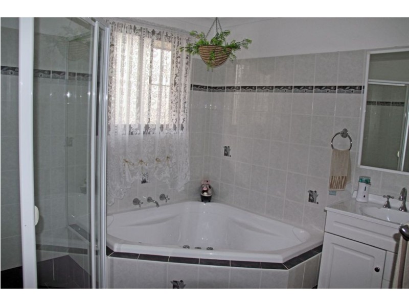 16 Juilet Close, Rosemeadow NSW 2560