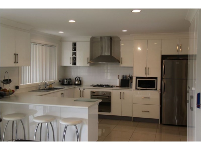 18 Garonne Street, Kearns NSW 2558