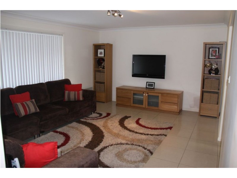 18 Garonne Street, Kearns NSW 2558