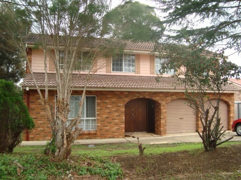 27 Woodlands Road, St Helens Park NSW 2560