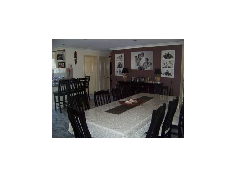 77 St Helens Park Drive, St Helens Park NSW 2560