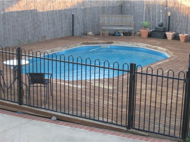 77 St Helens Park Drive, St Helens Park NSW 2560