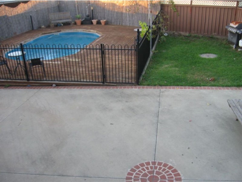 77 St Helens Park Drive, St Helens Park NSW 2560
