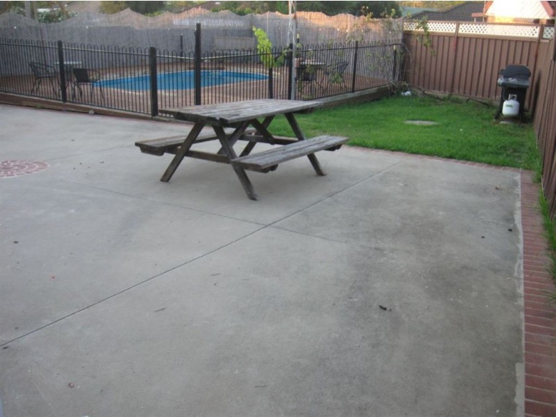 77 St Helens Park Drive, St Helens Park NSW 2560
