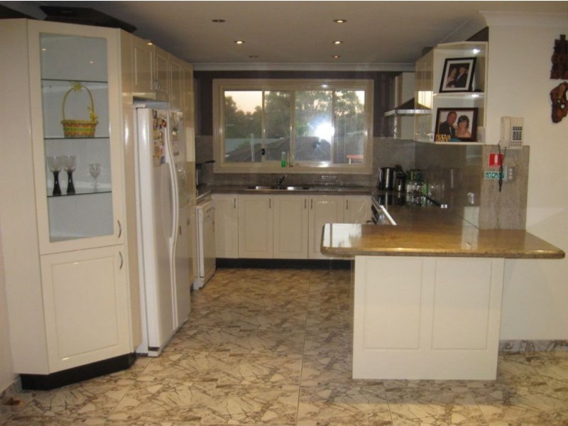 77 St Helens Park Drive, St Helens Park NSW 2560