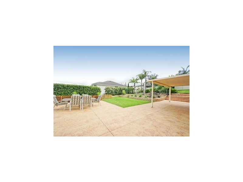 1 Mountainview Ave, Glen Alpine NSW 2560