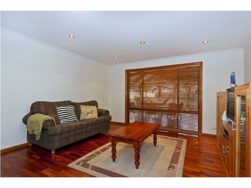 54 Crommelin Cres, St Helens Park NSW 2560