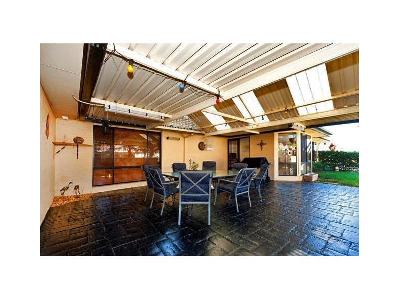 54 Crommelin Cres, St Helens Park NSW 2560